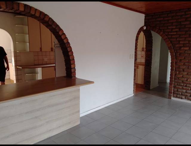 5 BEDROOM HOUSE FOR SALE IN PETERSFIELD